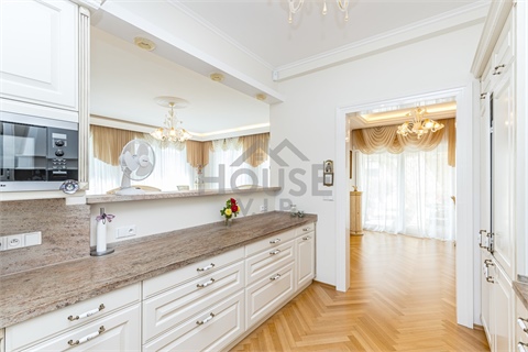 Prodej rodinného domu, 500 m² 20