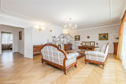 Prodej rodinného domu, 500 m² 14