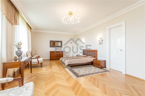 Prodej rodinného domu, 500 m² 12