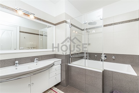 Prodej rodinného domu, 500 m² - 22