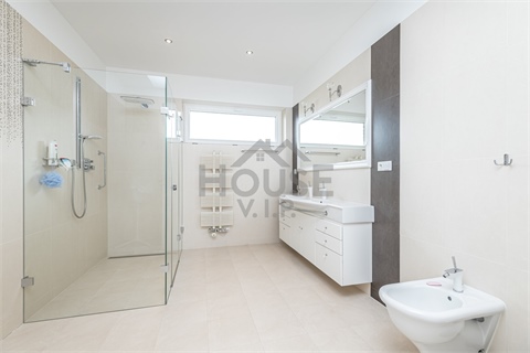 Prodej rodinného domu, 500 m² 28