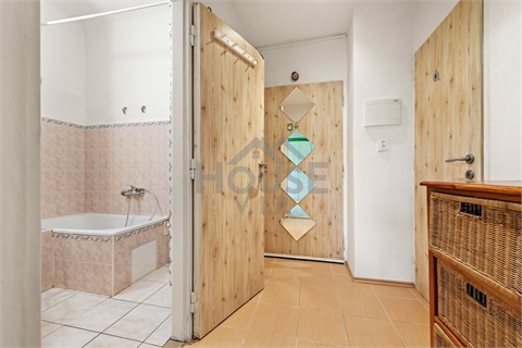 Prodej bytu 2kk, 57 m² - 18