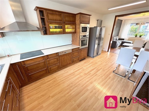 Pronájem rodinného domu, 220 m² 2