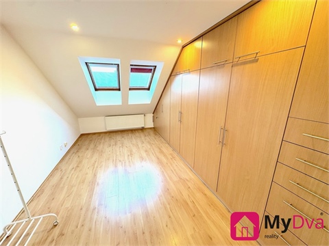 Pronájem rodinného domu, 220 m² 10