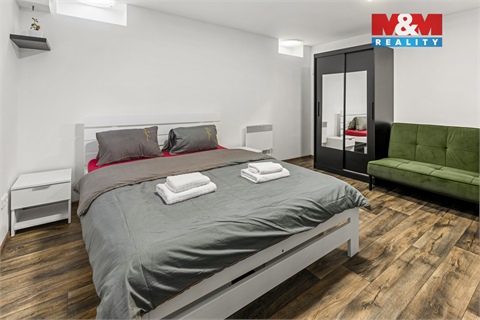 Prodej rodinného domu, 180 m² - 10