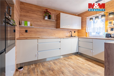 Prodej rodinného domu, 265 m² 10