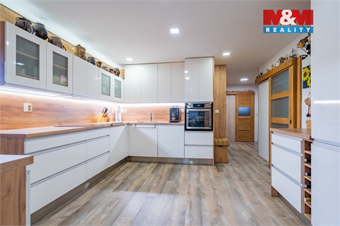 Prodej rodinného domu, 265 m² - 0