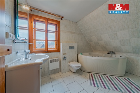 Prodej rodinného domu, 140 m² - 14