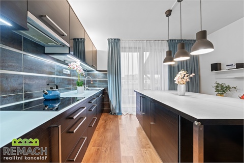 Prodej rodinného domu, 244 m² 22