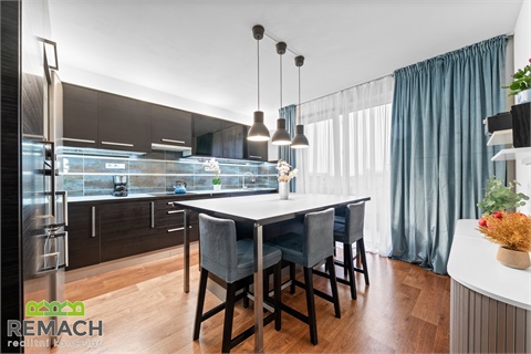 Prodej rodinného domu, 244 m² - 2