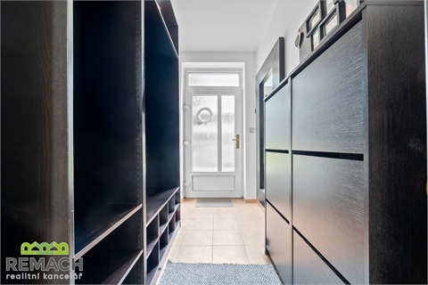 Prodej rodinného domu, 244 m² - 20