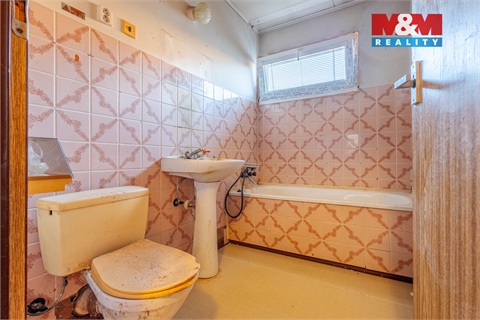 Prodej rodinného domu, 200 m² - 10