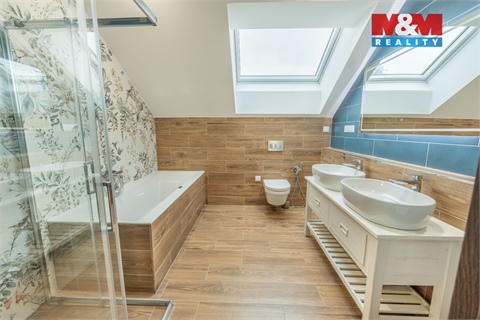 Prodej rodinného domu, 213 m² - 14