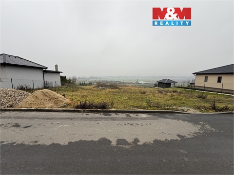 Prodej stavebního pozemku, 2 005 m² 0