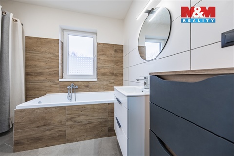 Prodej rodinného domu, 182 m² - 24