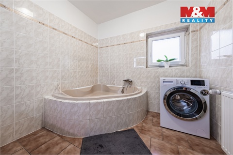 Prodej rodinného domu, 182 m² 10