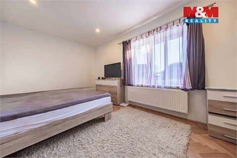 Prodej rodinného domu, 225 m² - 6