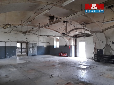 Pronájem skladu / haly, 379 m² 2