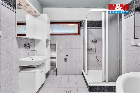 Prodej rodinného domu, 300 m² - 14