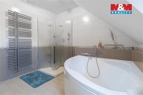 Prodej rodinného domu, 265 m² - 10