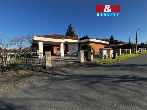 Prodej rodinného domu, 242 m² 0