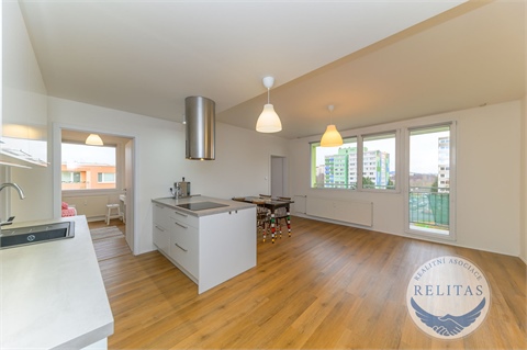 Prodej bytu 4kk, 65 m² 0