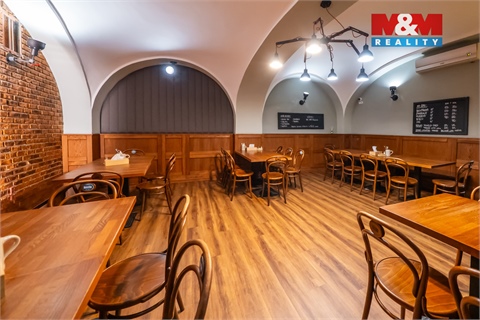 Prodej obchodních prostor, 890 m² 18