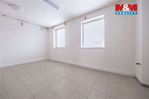 Prodej obchodních prostor, 326 m² 8