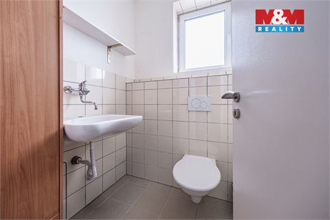 Prodej obchodních prostor, 326 m² - 12