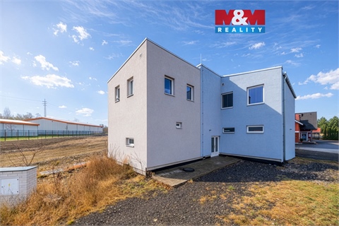 Prodej obchodních prostor, 326 m² 0