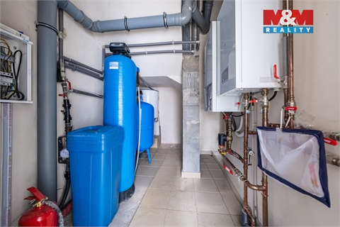 Prodej obchodních prostor, 326 m² 2