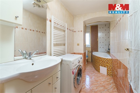 Prodej rodinného domu, 518 m² - 12