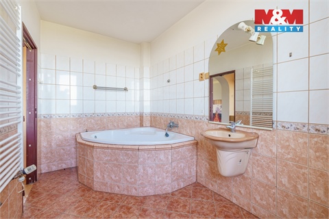 Prodej rodinného domu, 518 m² 24