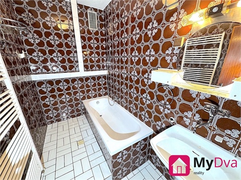 Prodej rodinného domu, 252 m² - 12