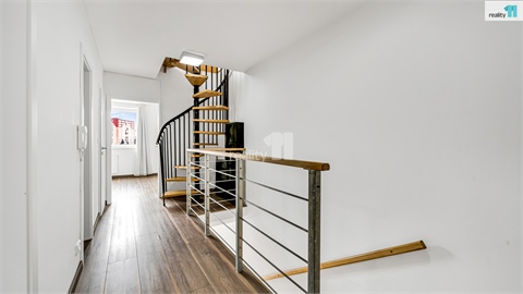 Prodej rodinného domu, 270 m² - 14