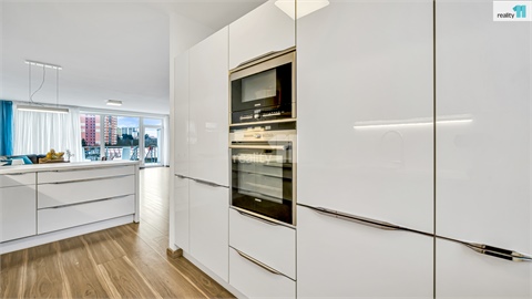 Prodej rodinného domu, 270 m² - 2