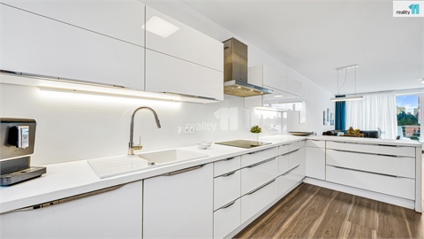 Prodej rodinného domu, 270 m² - 6