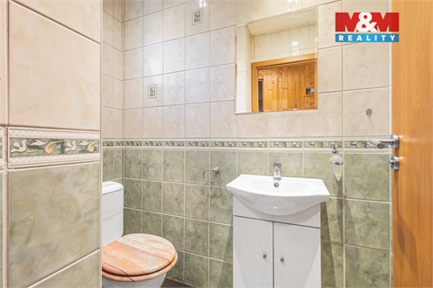 Prodej rodinného domu, 210 m² 18