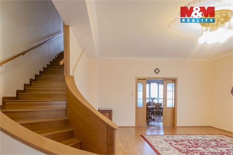 Prodej rodinného domu, 300 m² 2