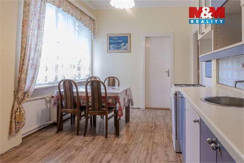 Prodej rodinného domu, 300 m² - 10