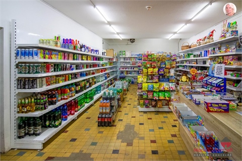 Prodej obchodních prostor, 210 m² 22