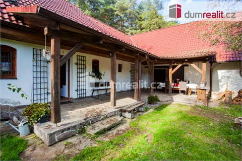 Prodej rodinného domu, 272 m² 2