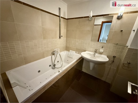 Prodej rodinného domu, 290 m² 6