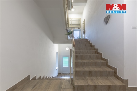 Prodej rodinného domu, 285 m² - 10