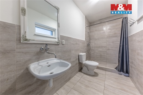 Prodej rodinného domu, 285 m² - 6