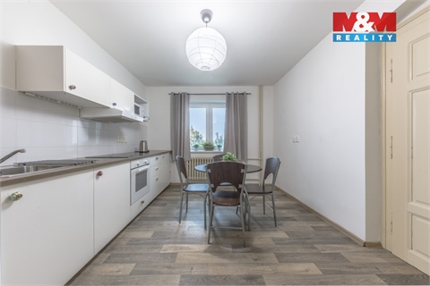 Prodej rodinného domu, 285 m² - 2