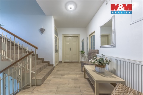 Prodej rodinného domu, 285 m² 8