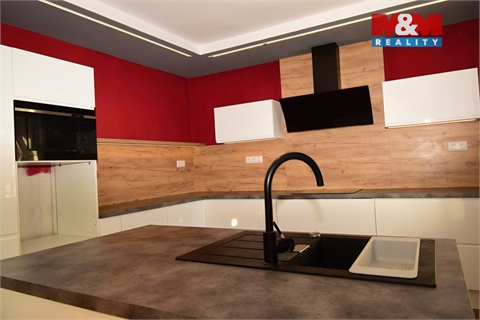 Prodej rodinného domu, 260 m² - 12