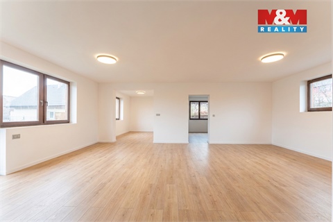 Prodej rodinného domu, 259 m² 2