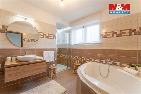 Prodej rodinného domu, 259 m² - 8